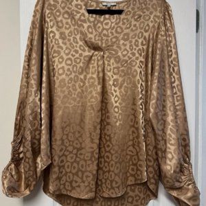 Pretty Cheetah Print Lg Top Metallic Gold/Copper Design w/ Puffy Long Sleeves